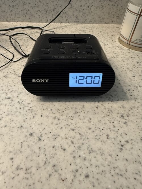 Sony Alarm Clock AM/FM Radio, iPod iPhone Dock Compatible (TESTED)