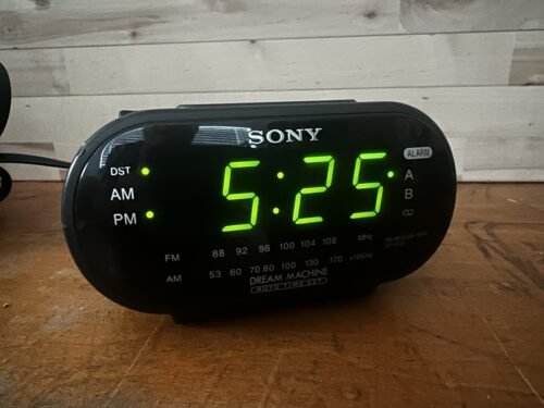 Sony Dream Machine AM/FM Dual Alarm Black Clock Radio Model ICF-C318