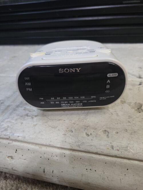 Sony Dream Machine AM/FM Dual Alarm Clock Radio Retro Model ICF-C318 Works Great