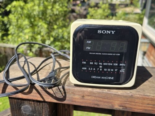 Sony Dream Machine Cube White #ICF-C120 Retro Alarm LED Clock FM/AM Radio