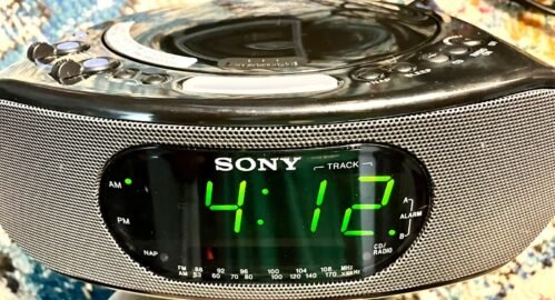 Sony Dream Machine FM/AM Radio CD Player Alarm Clock ICF-CD837 Working