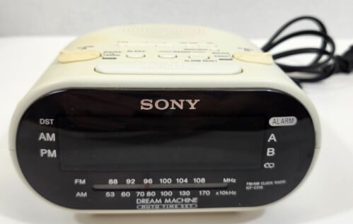 Sony Dream Machine ICF-C318 AM/FM Dual Alarm Clock Radio Model White Tested
