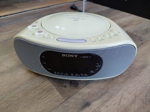 Sony Dream Machine ICF-CD831 AM/FM Radio/CD Player Alarm Clock Tested Works/Read