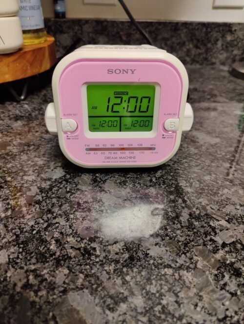 Sony Dual Alarm AM FM Clock Radio Mega Bass 5 Presets ICF-CD833