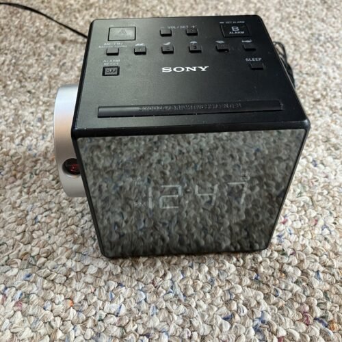 Sony ICF-C1PJ Alarm Clock Radio with Time Projector and Nature Sounds GUC MC9