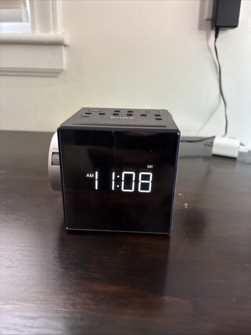 Sony ICF-C1PJ AM/FM Dual-Alarm Clock Radio with Projector & Nature Sounds Works
