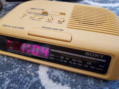 Sony ICF-C25 Dream Machine AM/FM Alarm Clock Radio RED LED *YELLOWED*