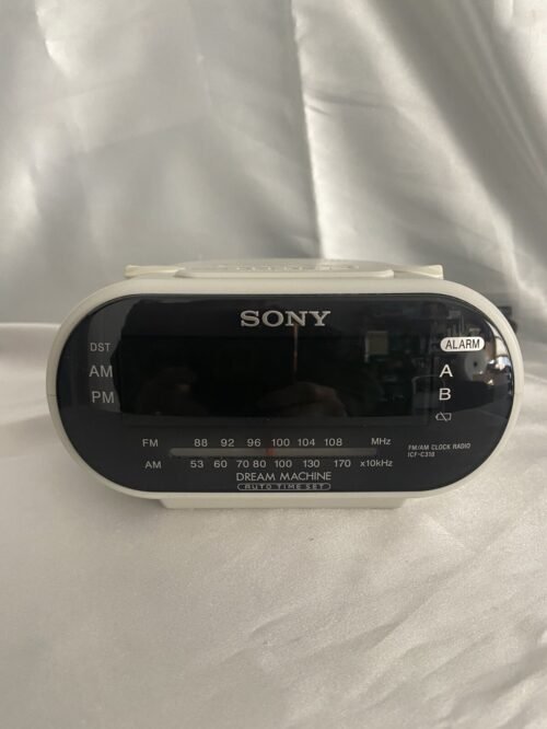 Sony ICF-C318 Dream Machine AM/FM Dual Alarm Clock W/auto Time Set X-cond.