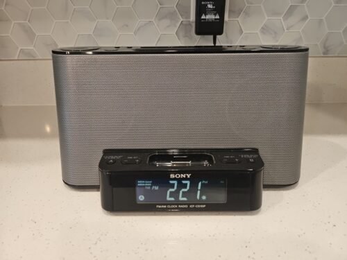 Sony ICF-CS10IP Audio Dock Alarm Clock and Radio Charger iPhone iPod 20-Pin
