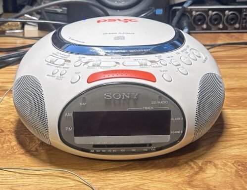 Sony White PSYC ICF-CD832 Space CD Player, Alarm Clock, AM/FM, Works Perfectly