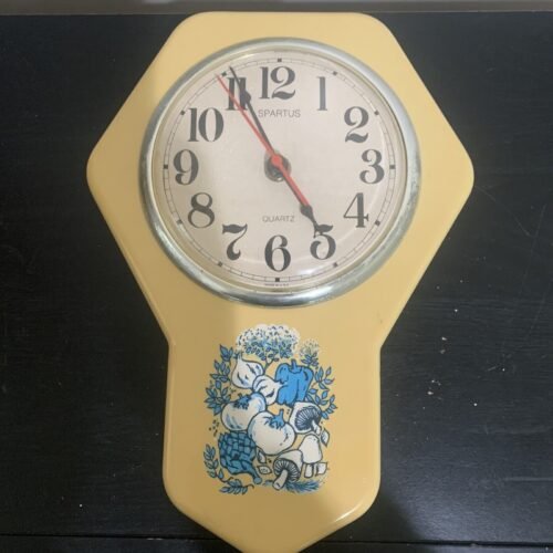 Spartus Kitchen Wall Clock Vegetable Medley Yellow Mushroom Tomato Retro Vintage