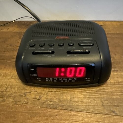 Sunbeam Hospitality AM FM Alarm Black Clock Radio Model #89014