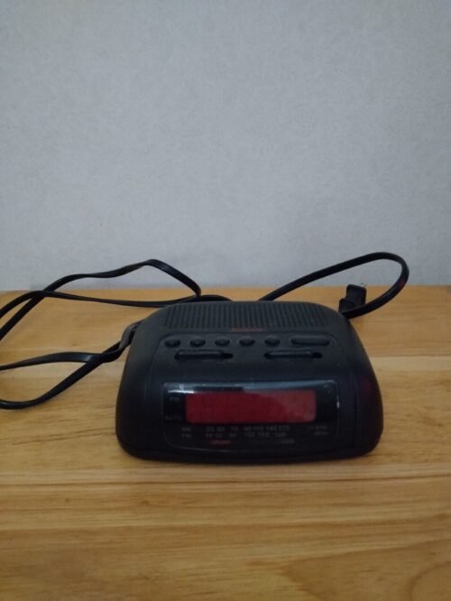 Sunbeam Hospitality AM/FM Black Alarm Clock Radio Model 89014 - Works Perfect