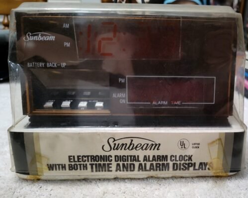 Sunbeam Model 887-05 Alarm Clock Digital-1970s-Corded/Battery Brand New Sealed!