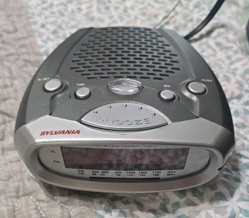 Sylvania Alarm Clock - SCR1276 - AM/FM Antenna *TESTED*