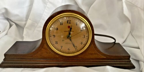 Telechron Early Wooden Clock 559818A Model M1 Running Great Shspe Works
