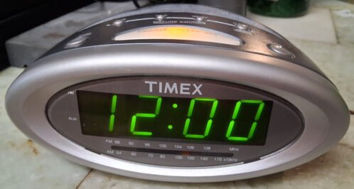 Timex Dual Alarm Clock Nature Sounds Clock Radio Digital T232S Silver Works
