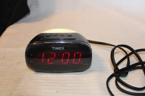 Timex Dual Alarm Clock T118B with and LED Night Light EUC, Works