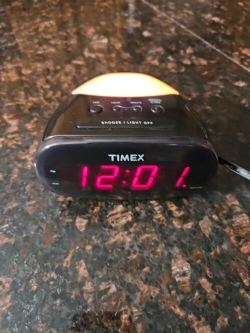 Timex Dual Alarm Clock T118B with and LED Night Light Tested Works Fast Shipping