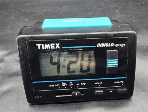 Timex Indiglo Blue Night Light Travel Vintage Alarm Clock Battery Operated Works