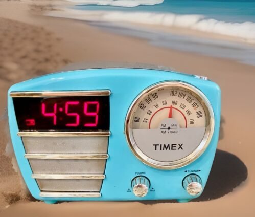 TIMEX Retro AM/FM Alarm Clock Blue Radio. 9V Battery Backup. Works Great! T247L