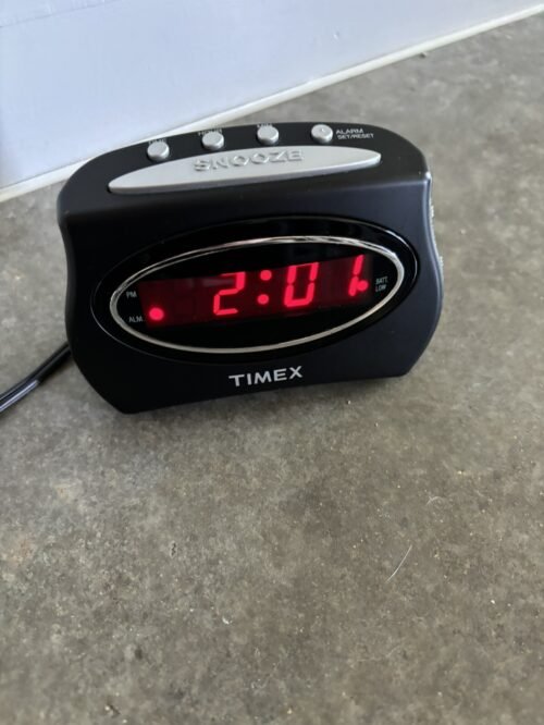 Timex T101 Alarm Clock Black Extra Loud with Battery Backup - Tested Working