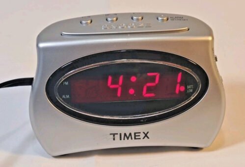 Timex T101 Alarm Clock Silver Extra Loud with Battery Backup Tested Working Vtg