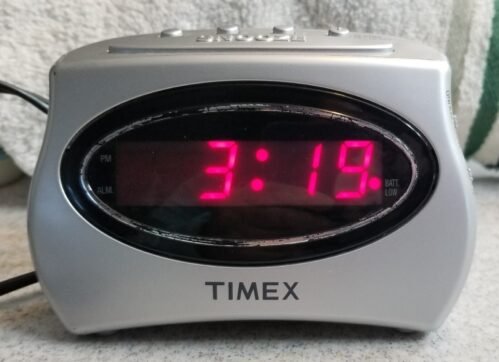 Timex T101S Extra Loud LED Alarm Clock (Silver) Electric & Battery Backup
