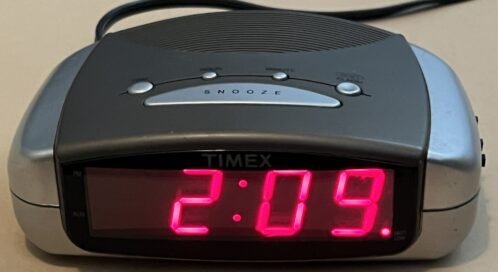 Timex T109S Extra Loud Digital Alarm Clock Plug In Battery Backup โข TESTED!!