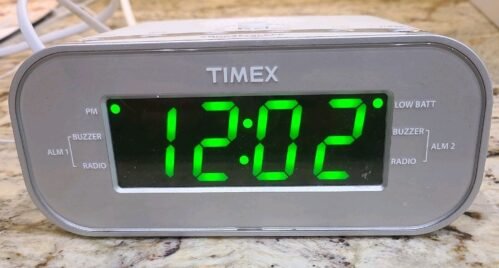 Timex T231Y AM/FM Dual Alarm Clock Radio with 1.2-Inch Green Display and Line-In