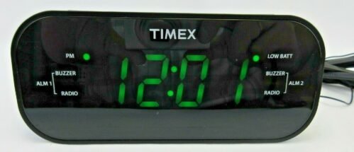 Timex T231Y LARGE Display Alarm Clock Radio with Aux Port in Great Condition!