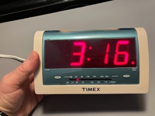 Timex T256W Alarm Clock Radio-Larger Red LED-Dimmer-AM/FM-Corded-Tested