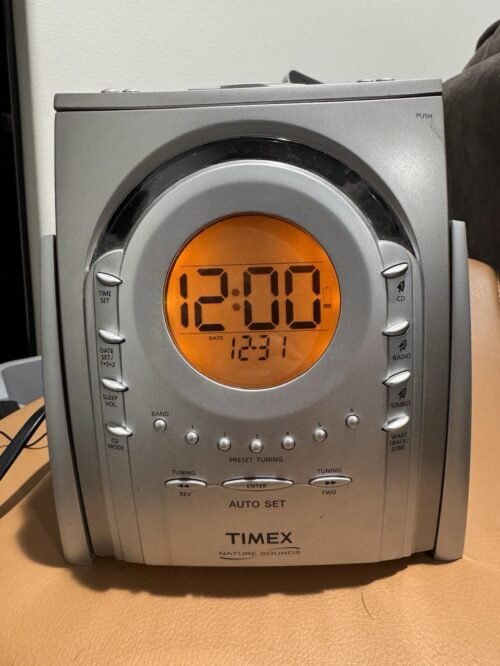 Timex T621T Nature Sounds Auto-set CD Clock Radio With Preset Tunning READ