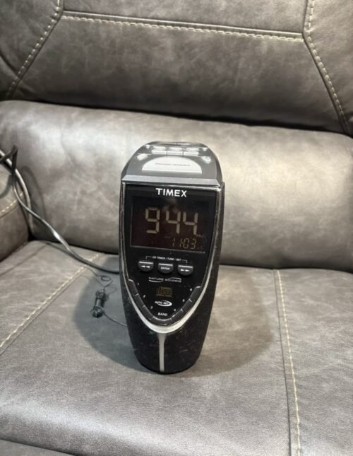 TIMEX T625B Auto Set Triple Alarm CD Clock Radio w/Nature Sounds
