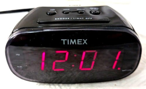 TIMEX Travel Night Light Loud Alarm LED Clock Black Battery Backup - EUC TESTED