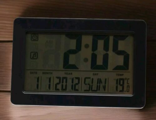 UMEXUS Large Display Digital Wall Clock CJ-2138 Desk/Wall with Indoor Temp