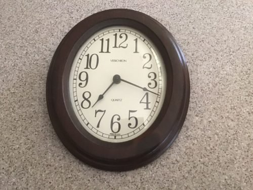 VERICHRON OVAL WOOD WALL CLOCK