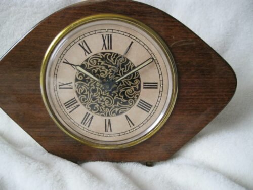 Vintage 1960s mechanical mantle arlarm clock