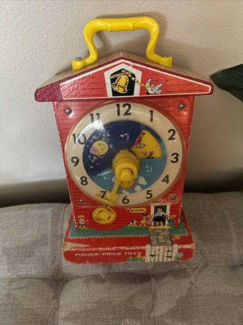 Vintage 1962 1968 Fisher Price MUSIC BOX TEACHING CLOCK 998 Wind up Schoolhouse