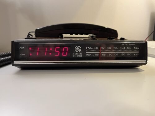 Vintage 1970s/80s GE Clock Radio Telephone Combo, Woodgrain Digital LED - Works!