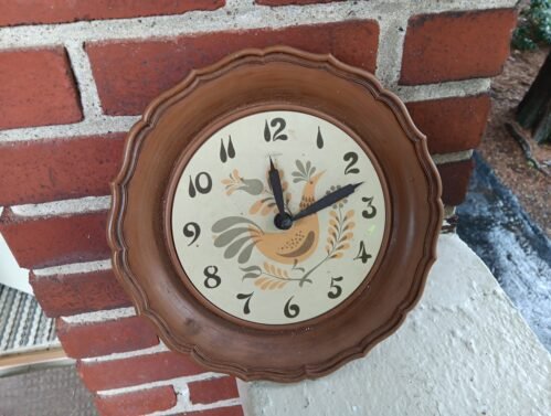 VINTAGE 1970'S RETRO SUNBEAM KITCHEN CLOCK COUNTRY STYLE CHICKEN ROOSTER