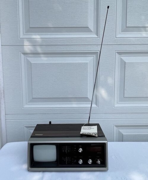 Vintage 1979 JCPenney Solid State TV/Radio/Alarm Clock 685-1008 Working!!