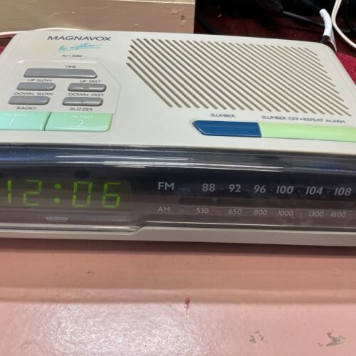 Vintage 1980s Magnavox Nightline AM/FM Dual Alarm Clock Radio AJ3280/17 Retro