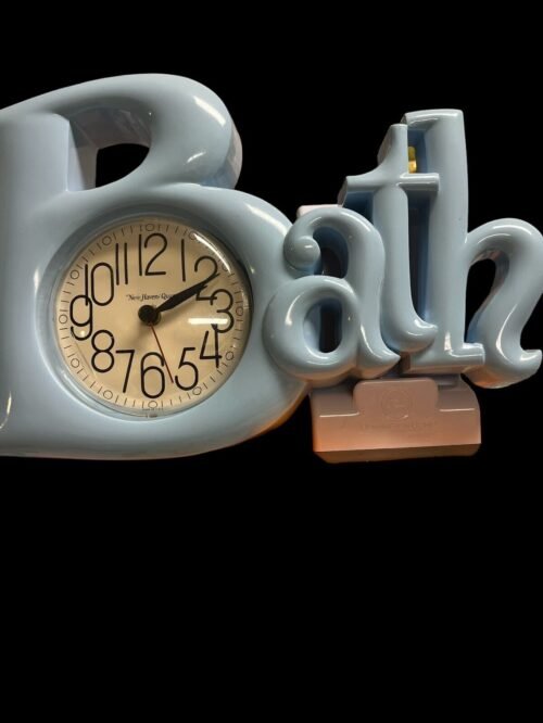 Vintage 1983 New Haven Quartz Bath Wall Clock Beige Plastic Made in USA Works!