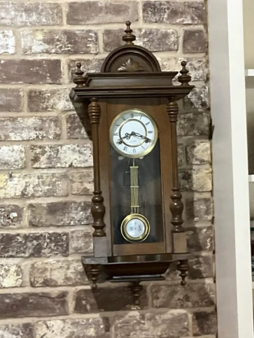 Vintage 31-day LARGE FRAME Chiming Pendulum Colonial Cherrywood Wall Clock