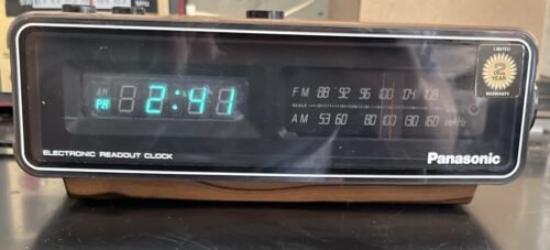 Vintage 70’s Panasonic Radio/Alarm Clock-RC-300-Tested And Working/Wood Grain