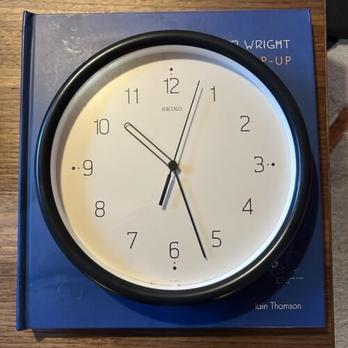 Vintage 90s SEIKOSHA Seiko Japan Quartz QXA095 Minimalist Ticking 10” Wall Clock
