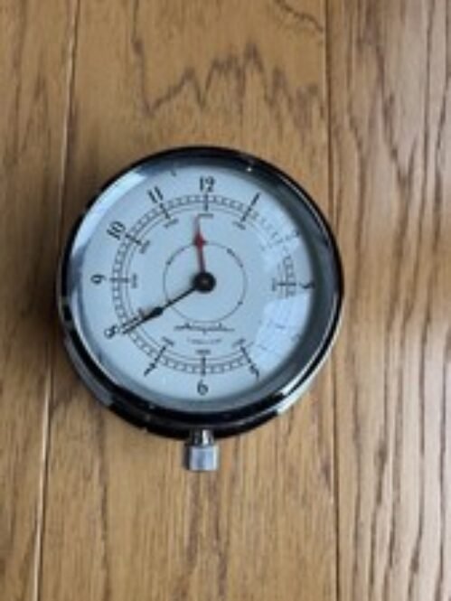 Vintage AIRGUIDE Clock. 7 Jewels 8 Day Clock