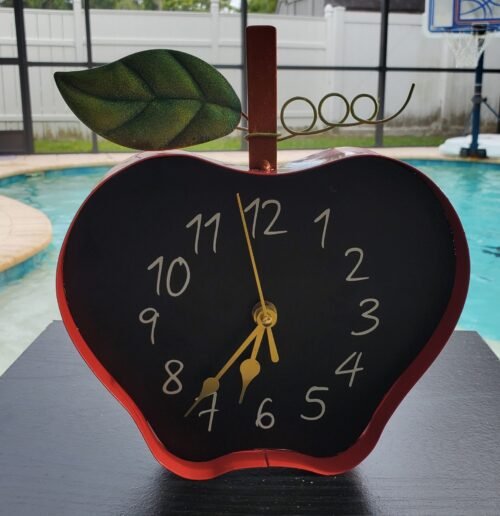 Vintage Apple Clock For Home or Classroom/Metal Novelty Clocks Battery Quartz