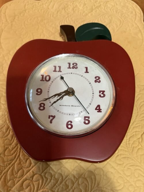 Vintage Apple Clock: Kitchen Royale tested & working Battery Operated